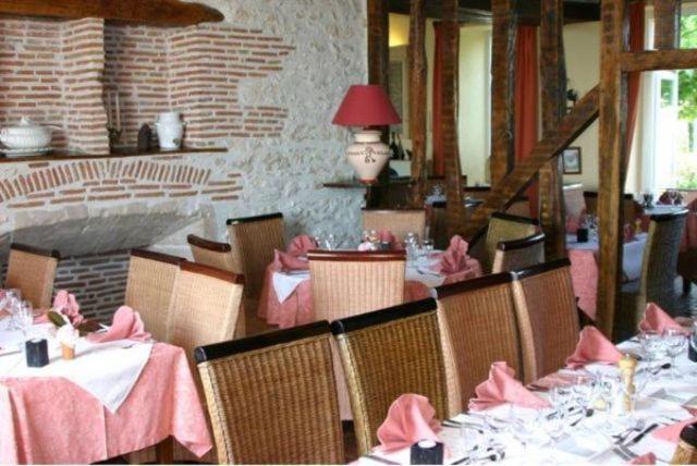 Hotel La Ferme Des 3 Maillets Avaray Esterno foto