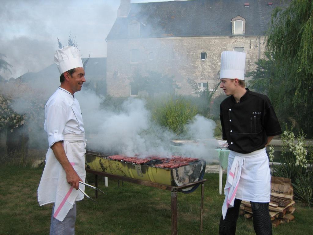 Hotel La Ferme Des 3 Maillets Avaray Esterno foto
