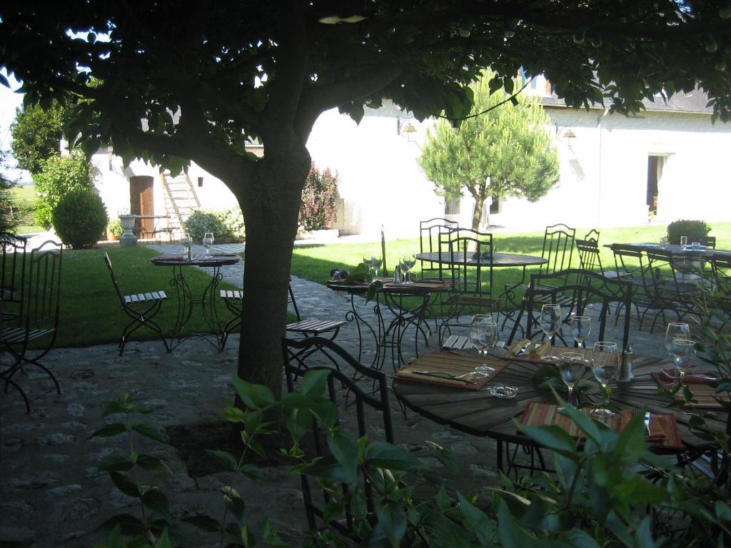 Hotel La Ferme Des 3 Maillets Avaray Esterno foto
